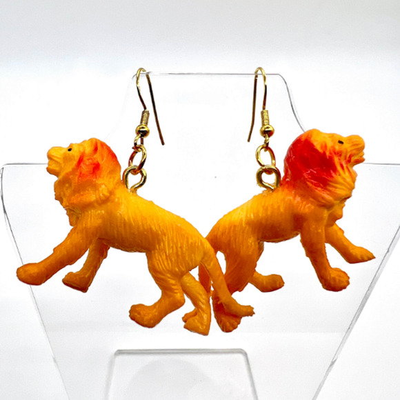 Lion Earrings - Animal Earrings - Zoo Earrings - Teacher Earrings - Picture 4 of 9